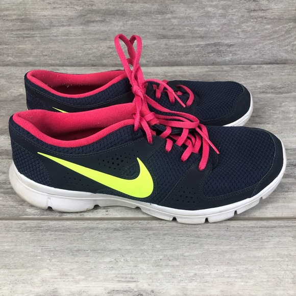 Nike Shoes - Nike tennis